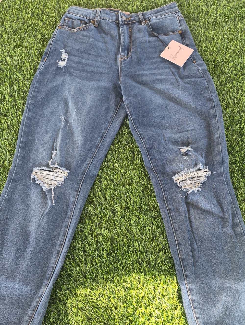 Women’s Distressed Boyfriend Jeans in Medium Blue